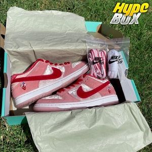 NIKE SB STRANGELOVE DUNK LOW 🫀